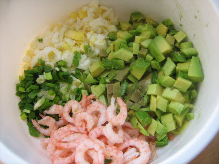 Креветочно-авокадный салат под соусом "айоли": шаг 5