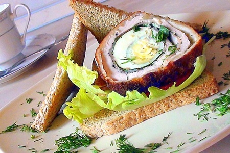 Рулетики из куриного филе с отварным яйцом и зеленью «с добрым утром, любимый!» :): шаг 17