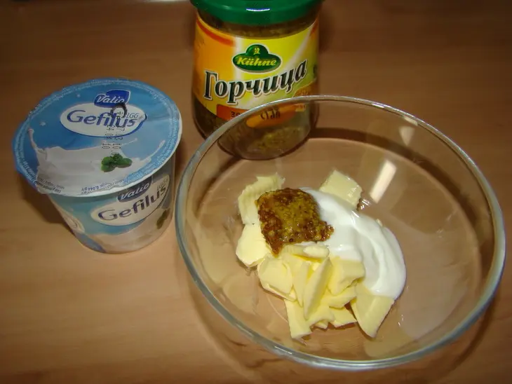 Нежные котлеты из индейки с кусочками: шаг 1