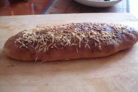 Ароматная фокачча с пармезаном и зеленью: шаг 4