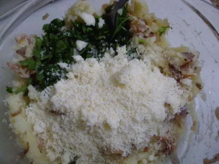 Картофельные крокеты с беконом и сыром.: шаг 3