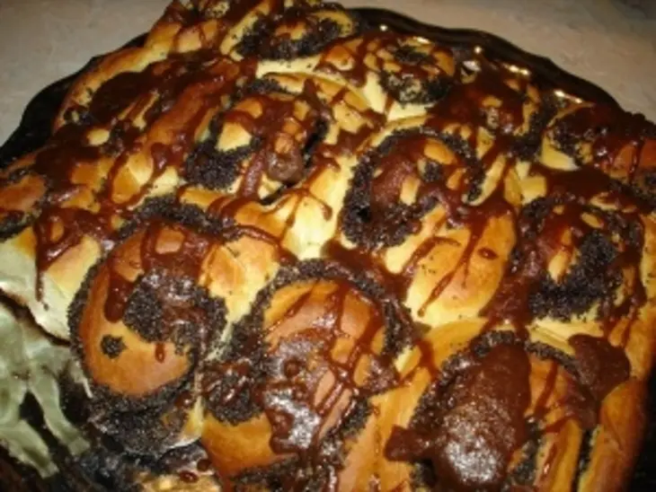 Маковые булочки с шоколадной помадкой: шаг 4