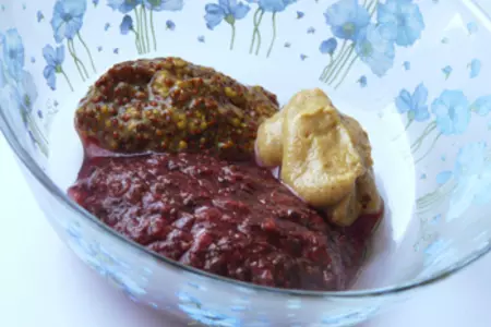 Рулет из рульки в маринаде из ткемали и горчицы: шаг 7