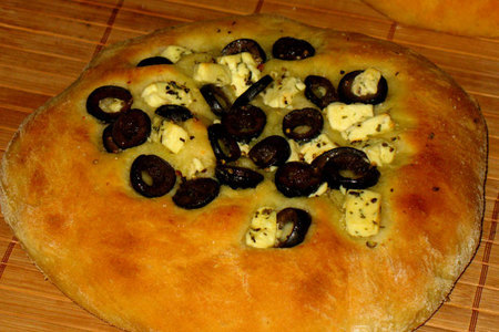 Мини-фокача с оливками и сыром фета: шаг 1