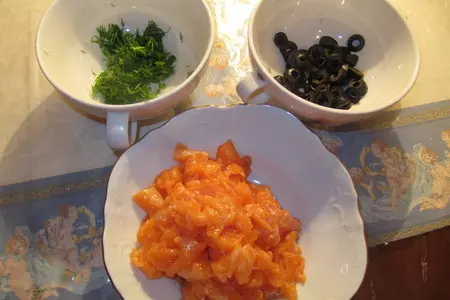 Голубцы из китайской капусты с форелью и сливочным сыром: шаг 1