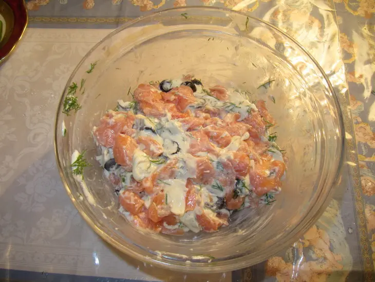 Голубцы из китайской капусты с форелью и сливочным сыром: шаг 4