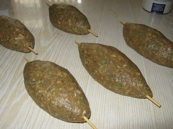 Котлетки восточные  на шпажках.-(kebab chobi): шаг 4
