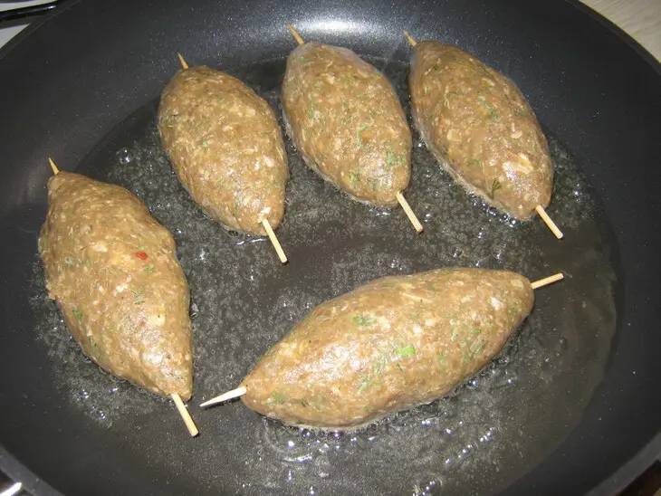 Котлетки восточные  на шпажках.-(kebab chobi): шаг 5