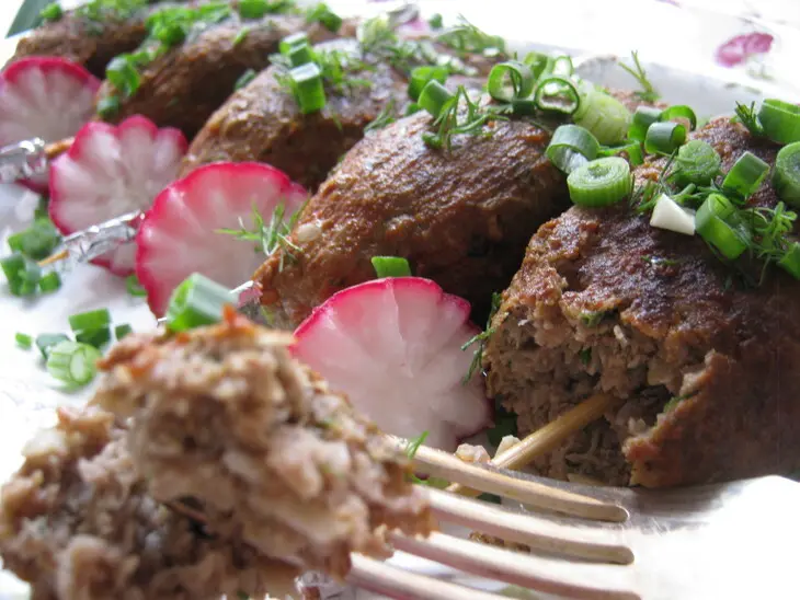 Котлетки восточные  на шпажках.-(kebab chobi): шаг 9