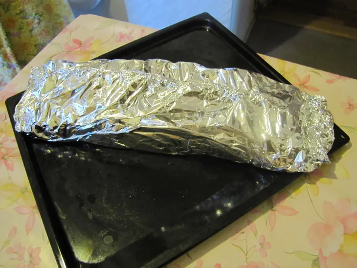 Рулет мясной с омлетом: шаг 3