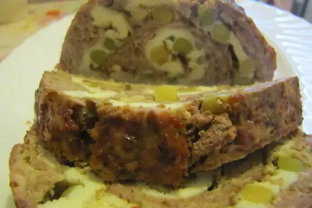 Рулет мясной с омлетом: шаг 5