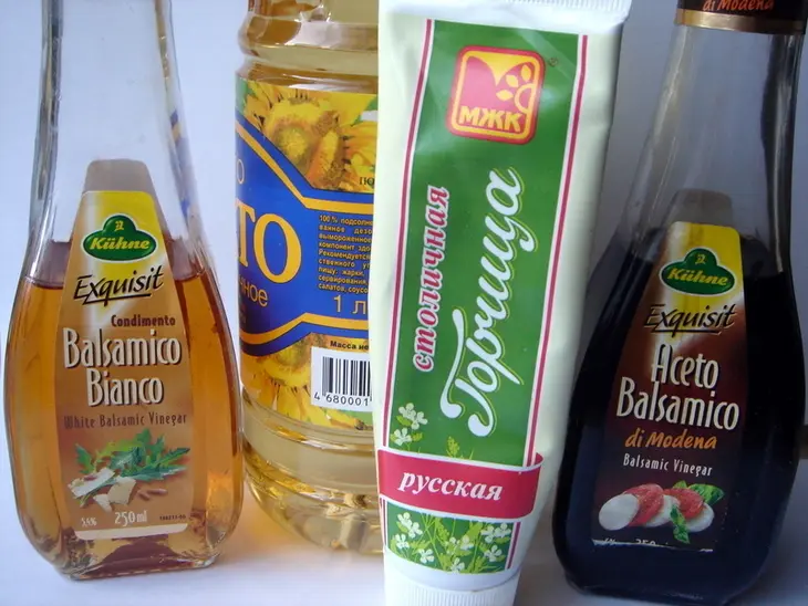 Салат с грудками, с двойным соусом: шаг 1