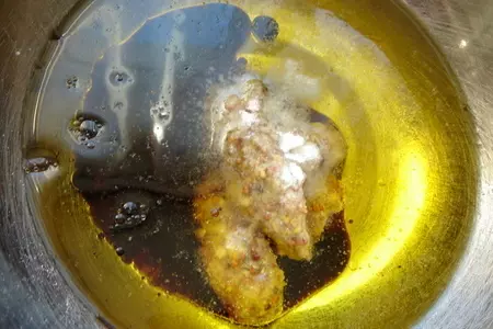 Салат с грудками, с двойным соусом: шаг 2