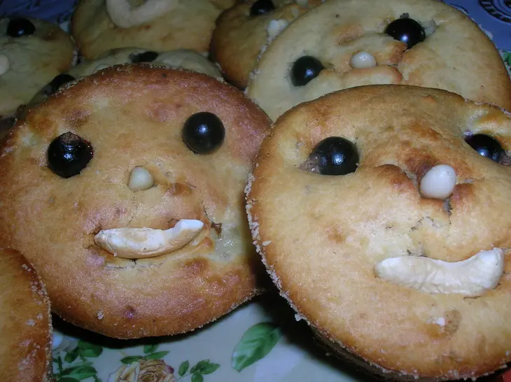 Веселые кексики  " для детей, а также их родителей". отведать не хотите ли?: шаг 9