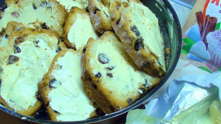 Пирог из кекса (с яблоками, корицей и молочной заливкой): шаг 4