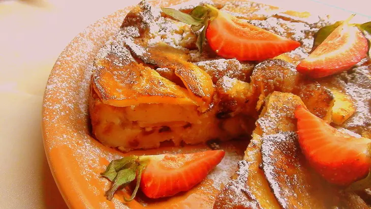 Пирог из кекса (с яблоками, корицей и молочной заливкой): шаг 8