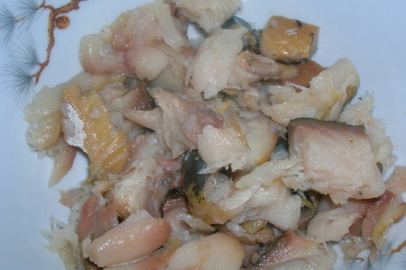 Картофельный салат со скумбрией в горчичной заправке: шаг 4