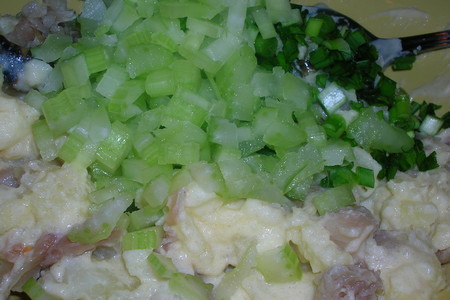 Картофельный салат со скумбрией в горчичной заправке: шаг 5