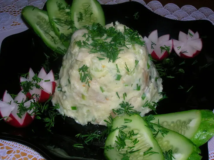 Картофельный салат со скумбрией в горчичной заправке: шаг 6