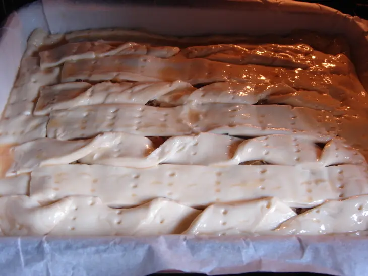 Пирог с квашеной капустой и грибами.: шаг 3