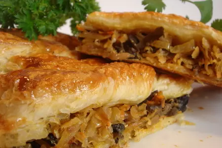 Пирог с квашеной капустой и грибами.: шаг 5