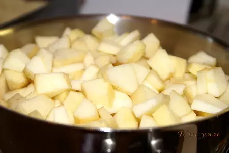 Заварное дрожжевое тесто и пирог с яблоками из него: шаг 8