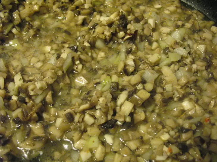 Лоранский пирог с курицей, грибами и брокколи: шаг 2