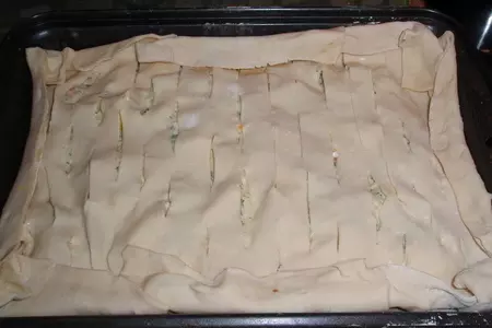 Слоеный пирог с лососем и каперсами: шаг 6