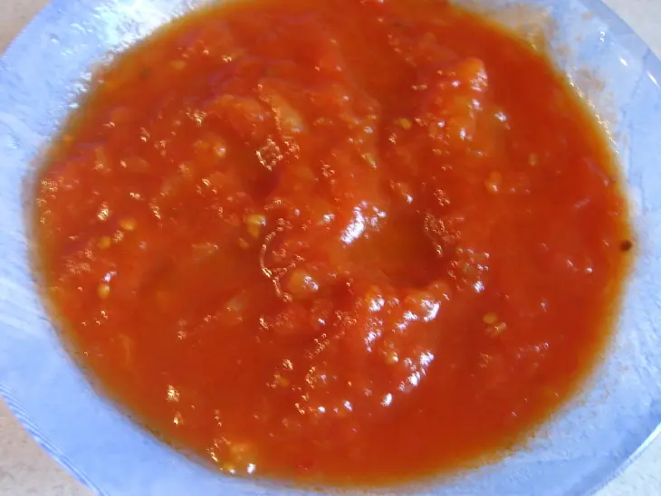 Курица или индейка тушеная с красным болг.перцем и том.соусом "tomate frito".: шаг 1