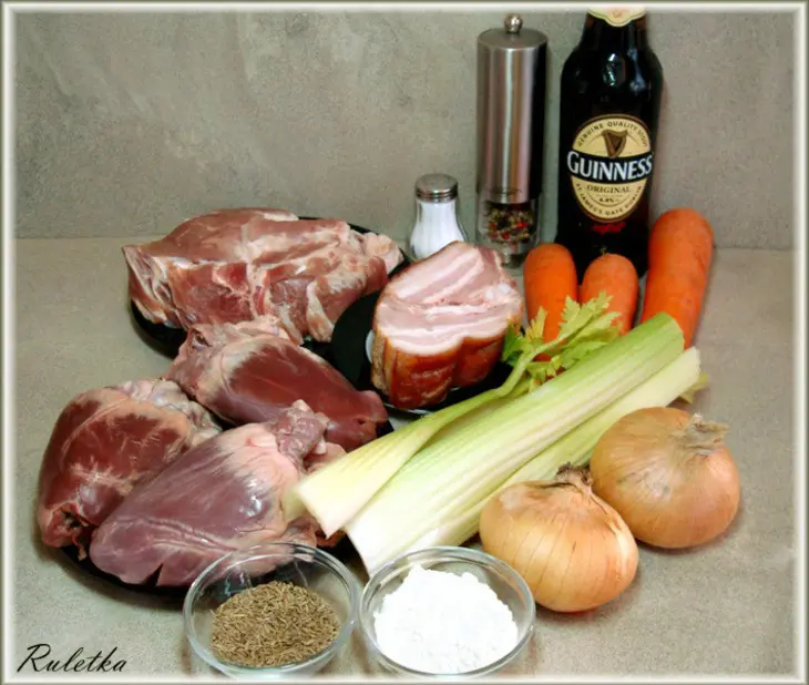 Мясной пирог с сердцем и беконом.: шаг 1