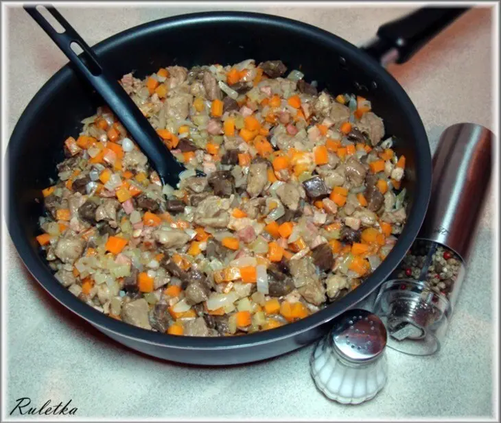 Мясной пирог с сердцем и беконом.: шаг 12