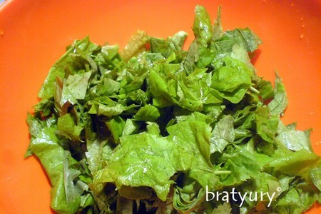Салат, маринованный с липовыми листьями: шаг 1