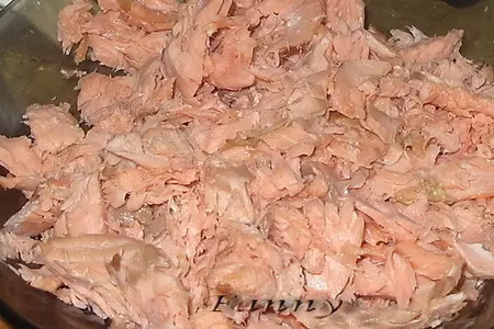 Пирог с лососем горячего копчения: шаг 2