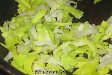 Пирог с лососем горячего копчения: шаг 3