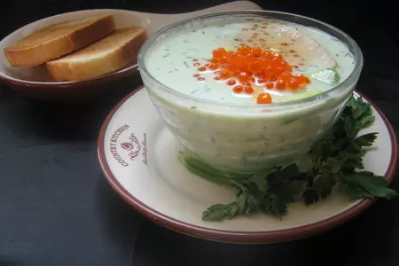 Холодный огуречный суп с икрой и авокадо.: шаг 5