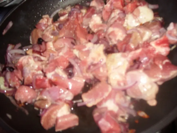 Мясо под картофельной шубой: шаг 2