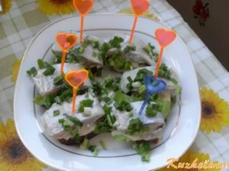 Закуска из селедочки в соусе: шаг 6