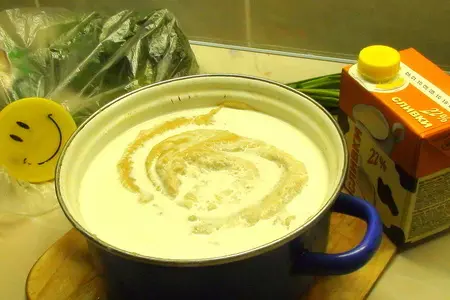 Суп пюре из чечевицы с копчёной сёмгой, зелёным луком и сухариками: шаг 3