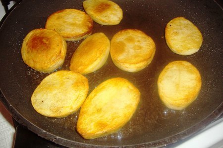 Баранина в сырной корочке с молодым картофелем: шаг 6