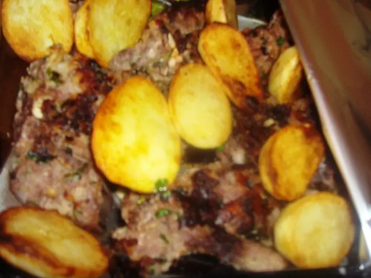 Баранина в сырной корочке с молодым картофелем: шаг 7