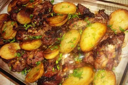 Баранина в сырной корочке с молодым картофелем: шаг 8