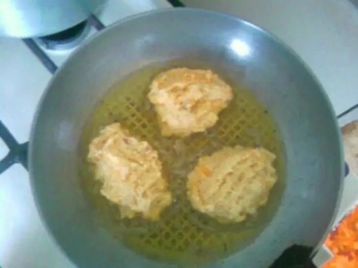 Котлетки из морского окуня с морковкой: шаг 1