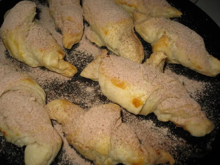 Круасанчики с шоколадом: шаг 1