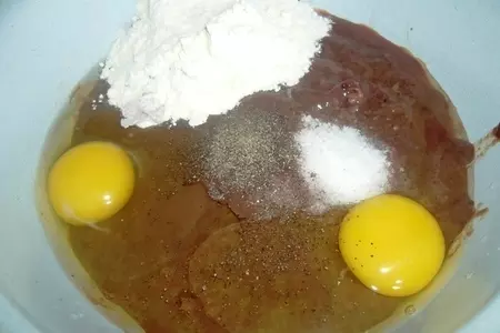 Печёночный тортик с кукурузой и зеленью: шаг 3