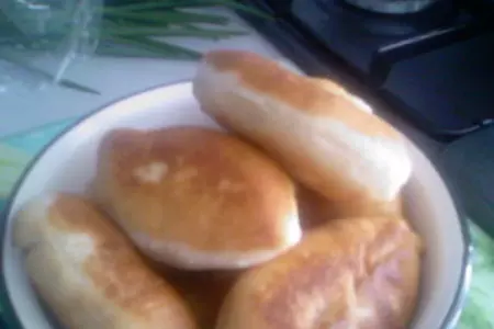 Жареные пирожки с зелёным луком и яйцом: шаг 7