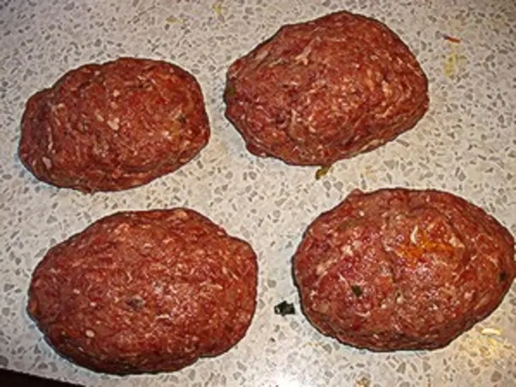 Зразы мясные слоеные: шаг 6