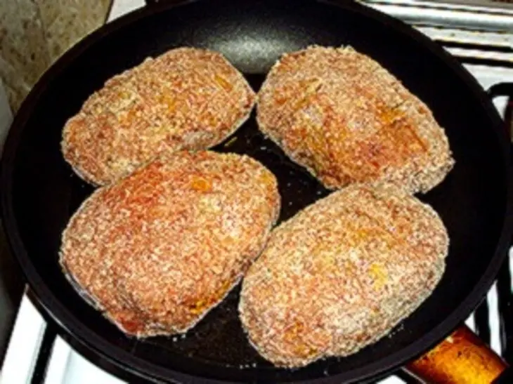 Зразы мясные слоеные: шаг 7