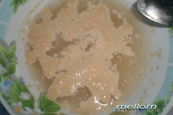 Булочки  на минеральной воде с сыром и паштетом.: шаг 1