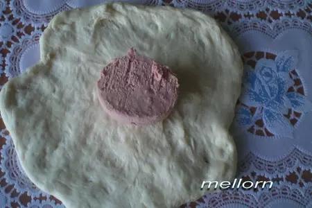 Булочки  на минеральной воде с сыром и паштетом.: шаг 5
