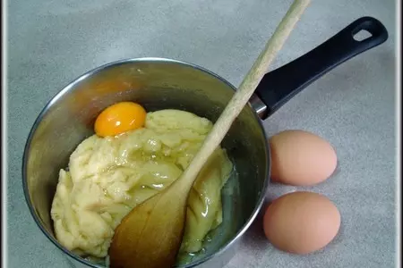 Эклеры с шоколадно - кофейным кремом и бананами.: шаг 3